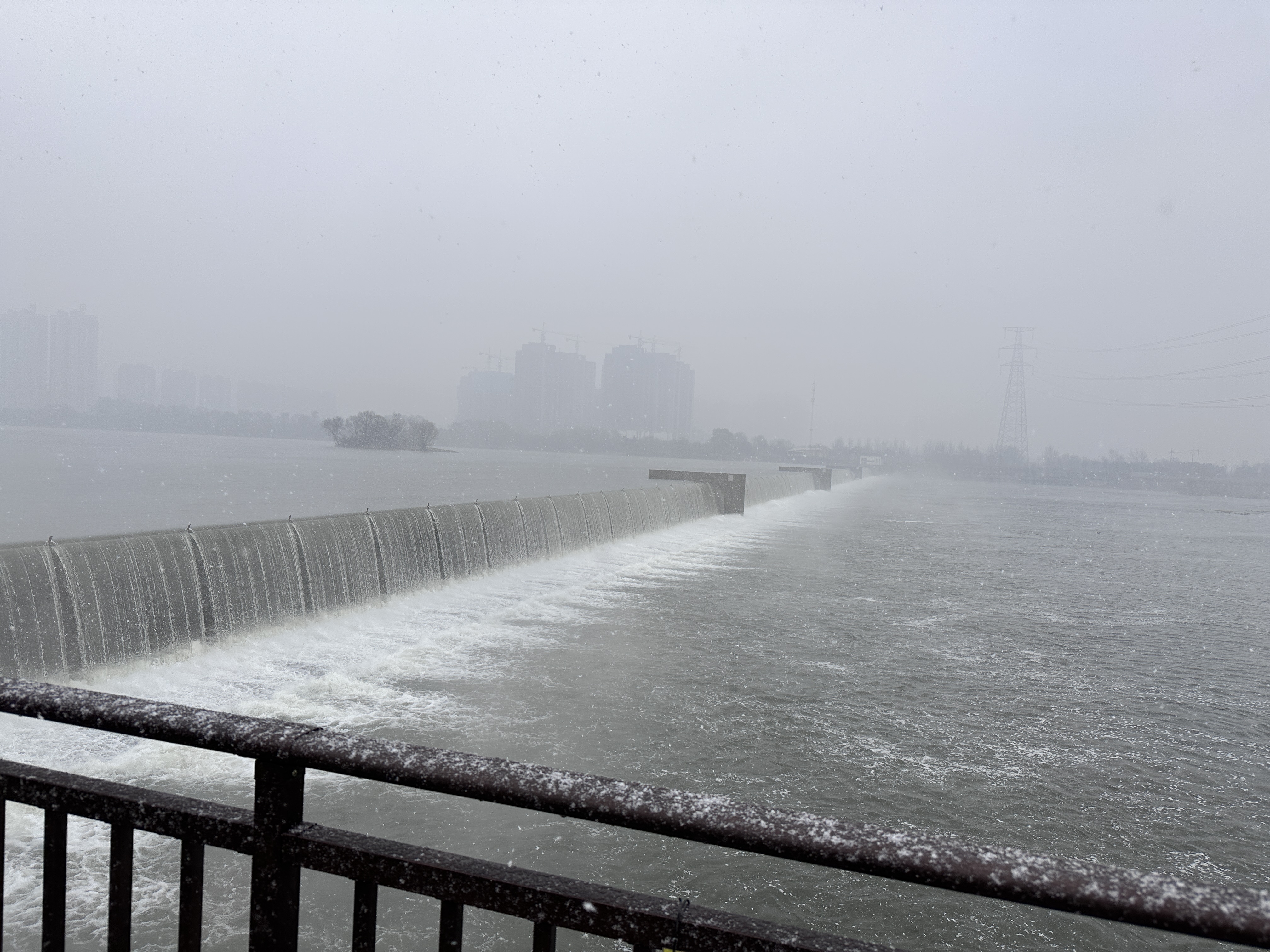 氣盾壩、橡膠壩冬季運行（除冰系統）